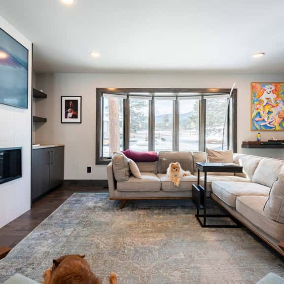 Modern Private Room w/ Cinema Room & Lake View - Image 1