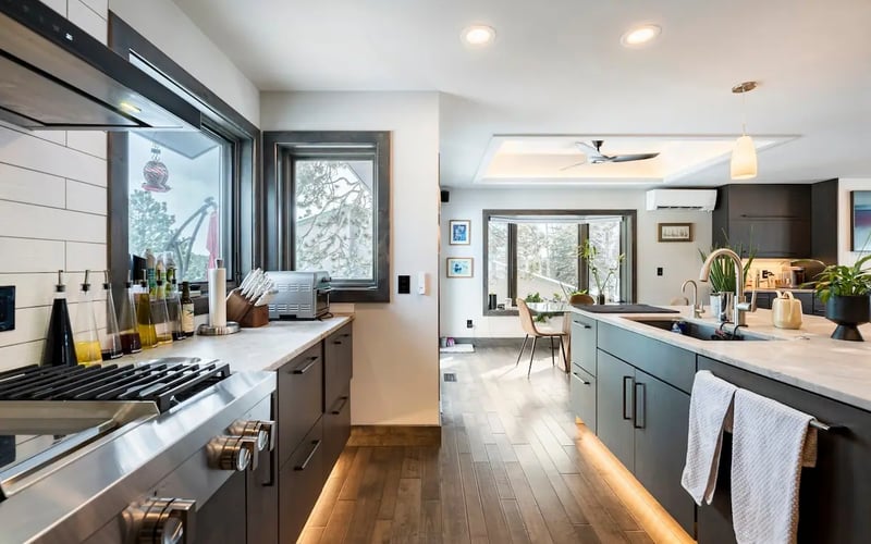 Chef's cooktop and island — Evergreen Mountain House