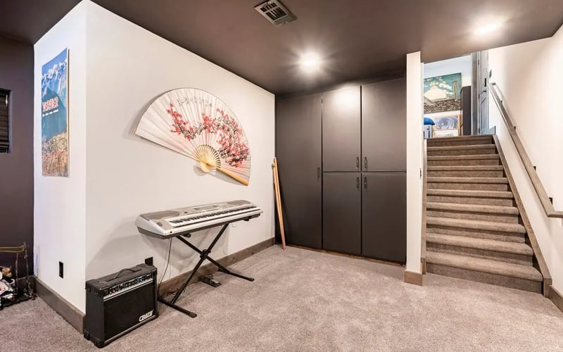 Garden-level lounge — Evergreen Mountain House