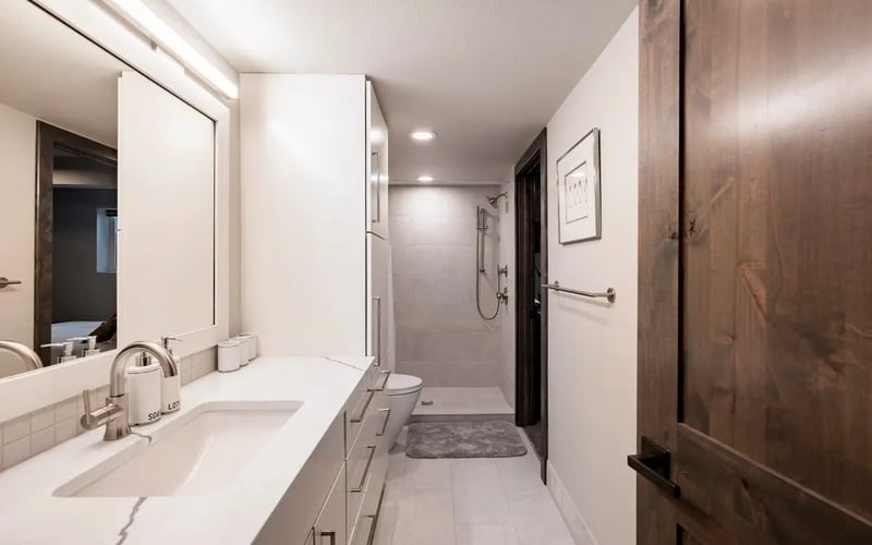 Ensuite vanity — Evergreen Mountain House