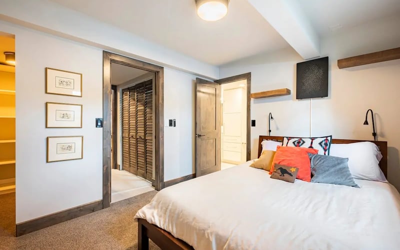 Bedroom in the suite — Evergreen Mountain House