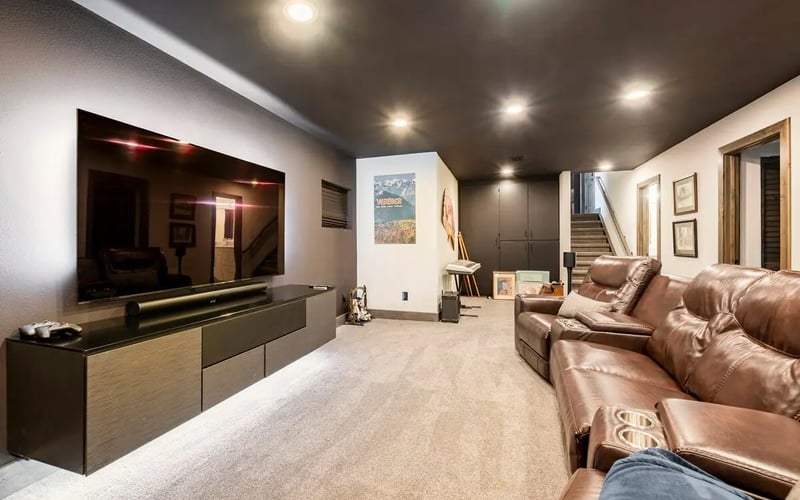 Cinema and lounge — Evergreen Mountain House